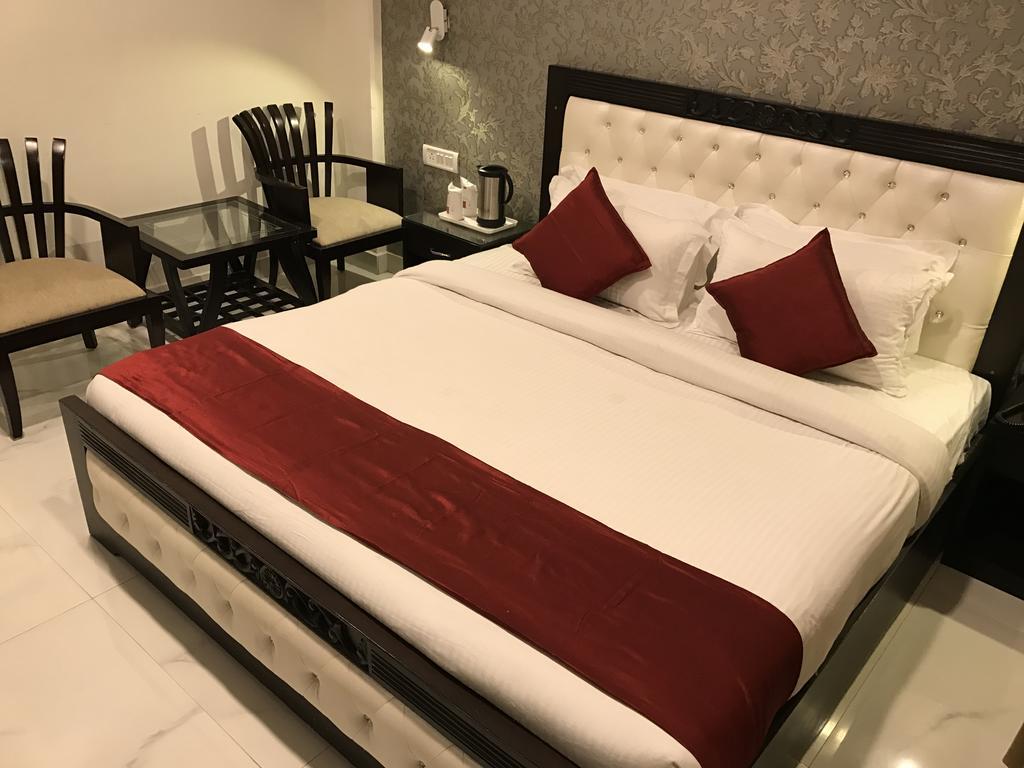 Hotel Eurasia Jaipur Bagian luar foto