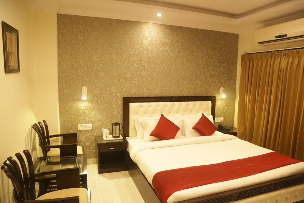 Hotel Eurasia Jaipur Bagian luar foto