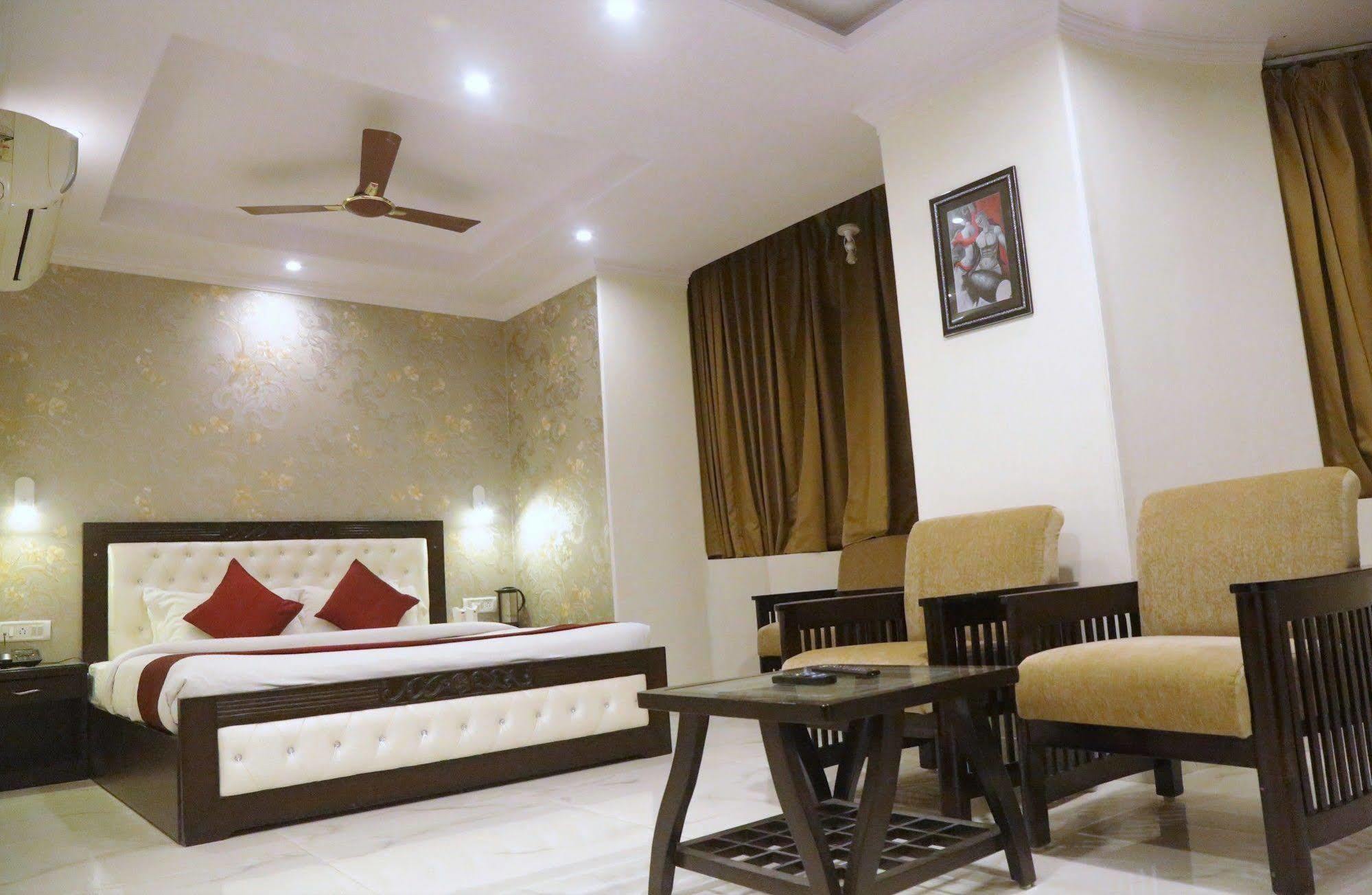 Hotel Eurasia Jaipur Bagian luar foto
