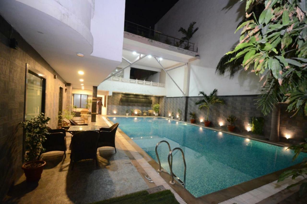 Hotel Eurasia Jaipur Bagian luar foto